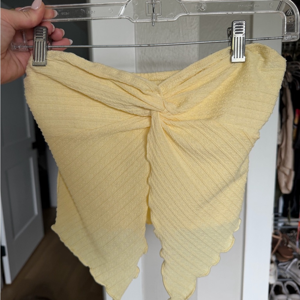 SHEIN Yellow Knotted Ribbed Strapless Crop Top